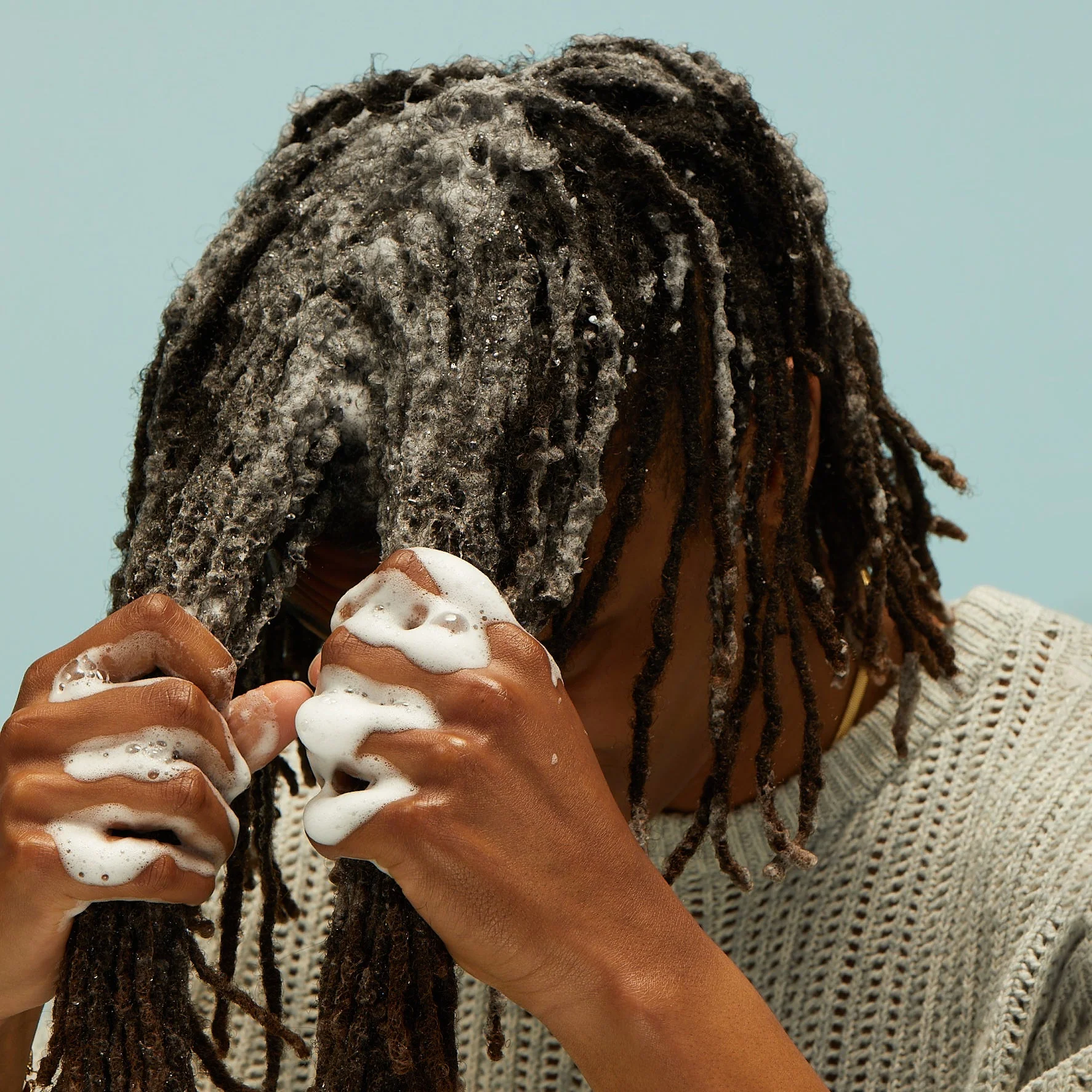 Cleansing Shampoo Mini - Image 3